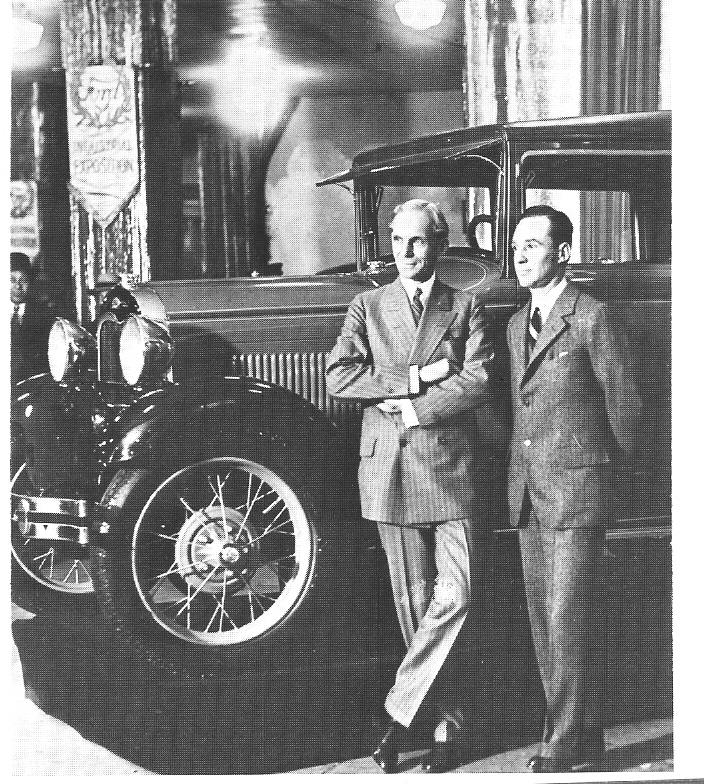 El creador: Edsel Ford con su padre Henry Ford.