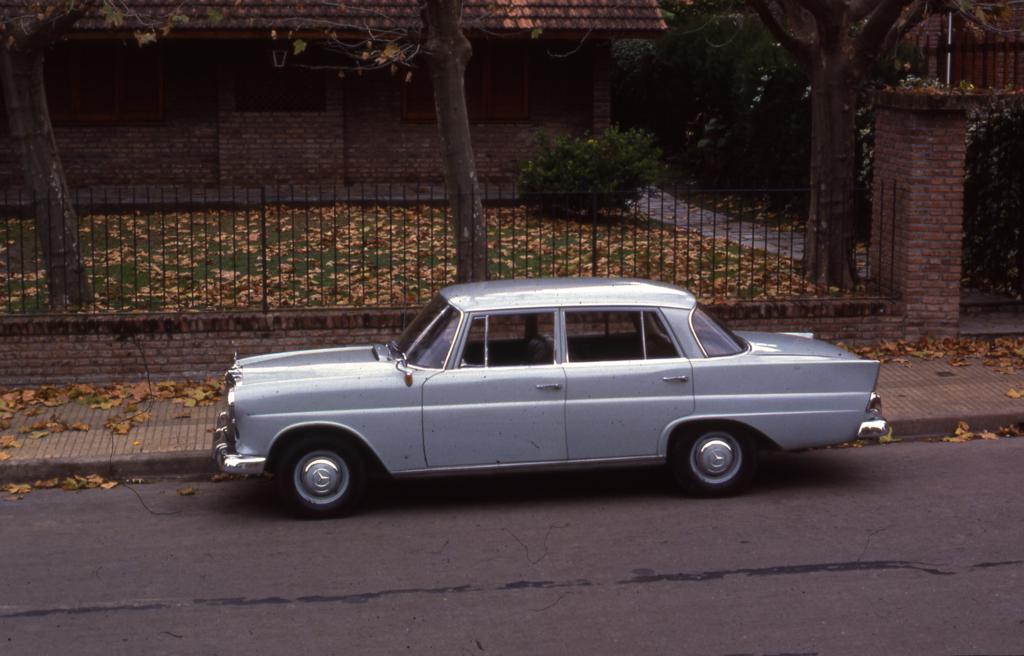 Mercedes Benz 190
