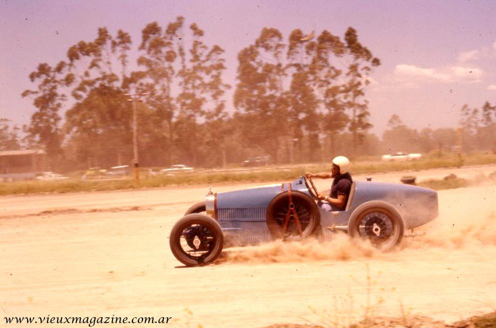 Bugatti Type 37 de Buby Salzman, Circuito El Santo, Mar del Plata, 1976.
