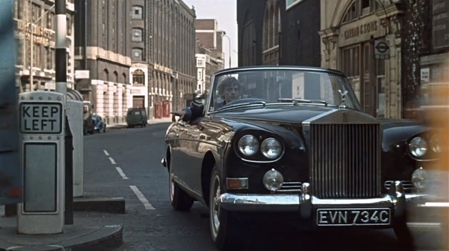 Rolls Royce Silver Cloud III convertible de Hemmings en la película.